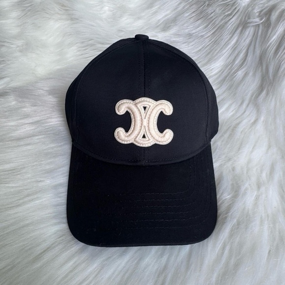 Celine hat